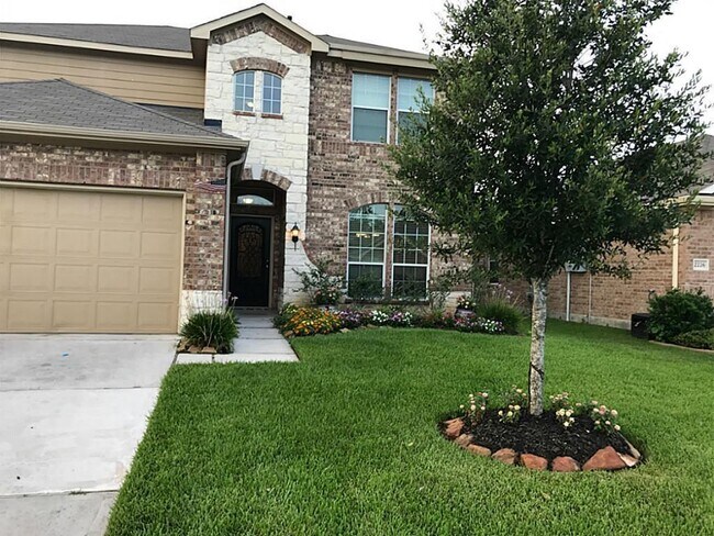 Building Photo - 2230 Brown Oak Dr