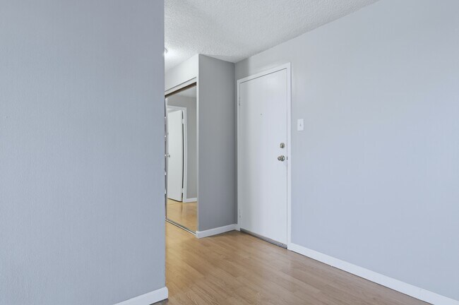 Foto del edificio - 2225 Buchtel Blvd S