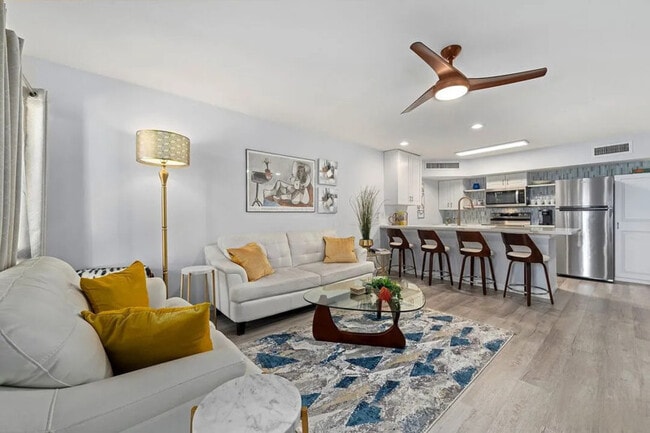 Foto del edificio - 1655 E Palm Canyon Dr