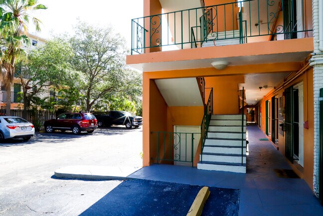 Building Photo - 630-SKYLARK