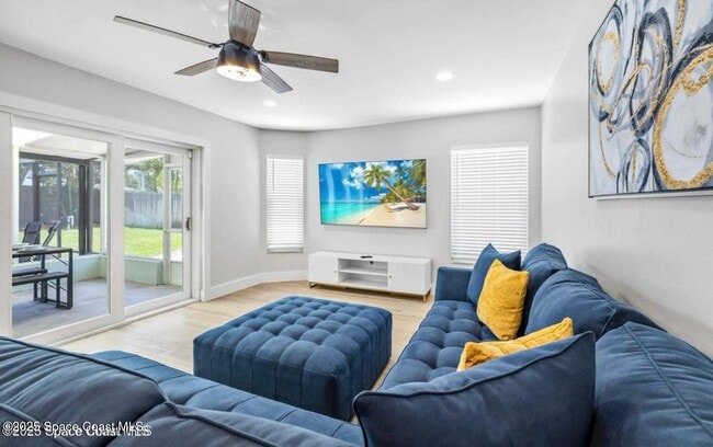 Building Photo - 6765 Angeles Rd