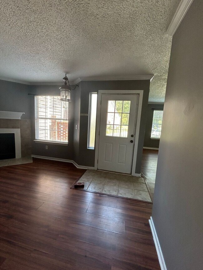 Building Photo - Charming 2 bedroom townhome in The Arbor @...