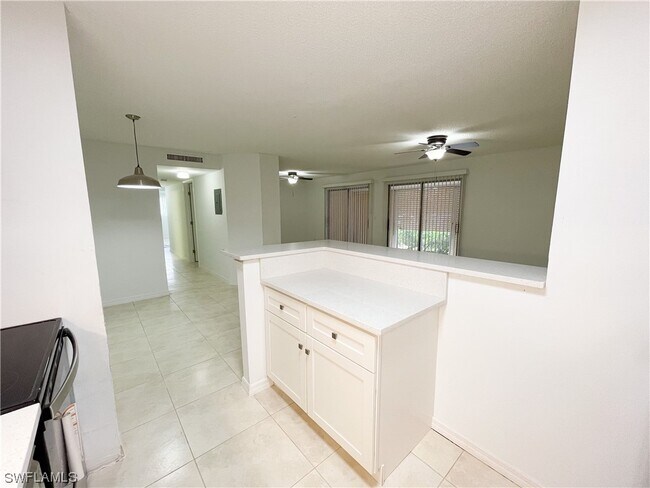 Building Photo - 5712 Foxlake Dr