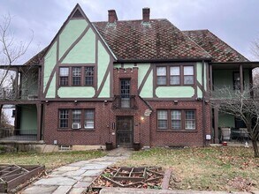 Building Photo - 3505 Ravenwood Ave