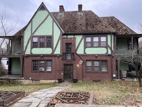 Building Photo - 3505 Ravenwood Ave