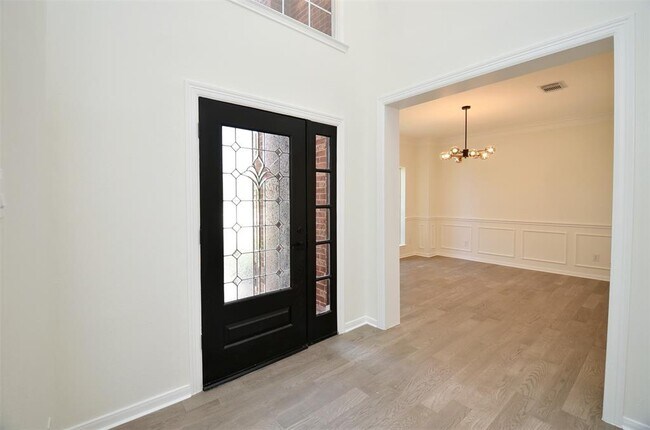 Building Photo - 6318 Cool Water Dr
