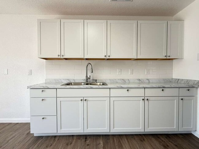 Photo - 8206 Grimchester House