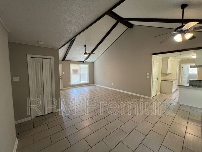 Building Photo - 13830 Felicity Dr