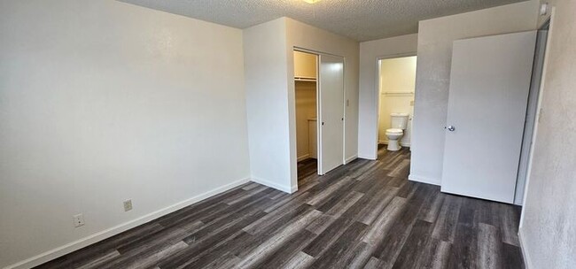 Building Photo - Newly Remodeled 1Bed 1 bath Pyramid and Pr...