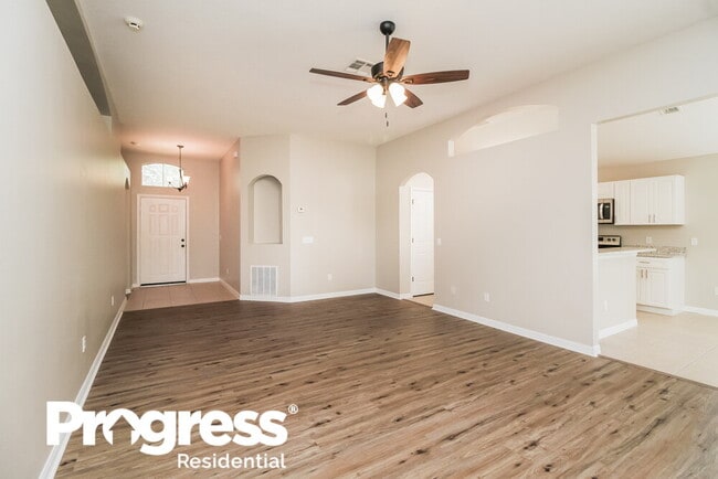 Building Photo - 25130 Ironwedge Dr