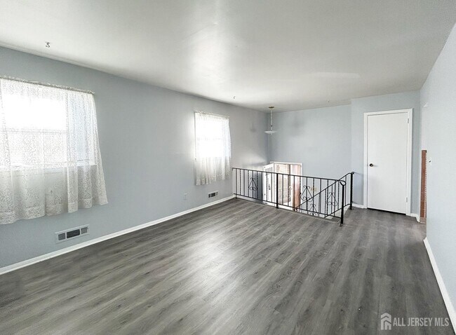 Building Photo - 11A Foothills Dr