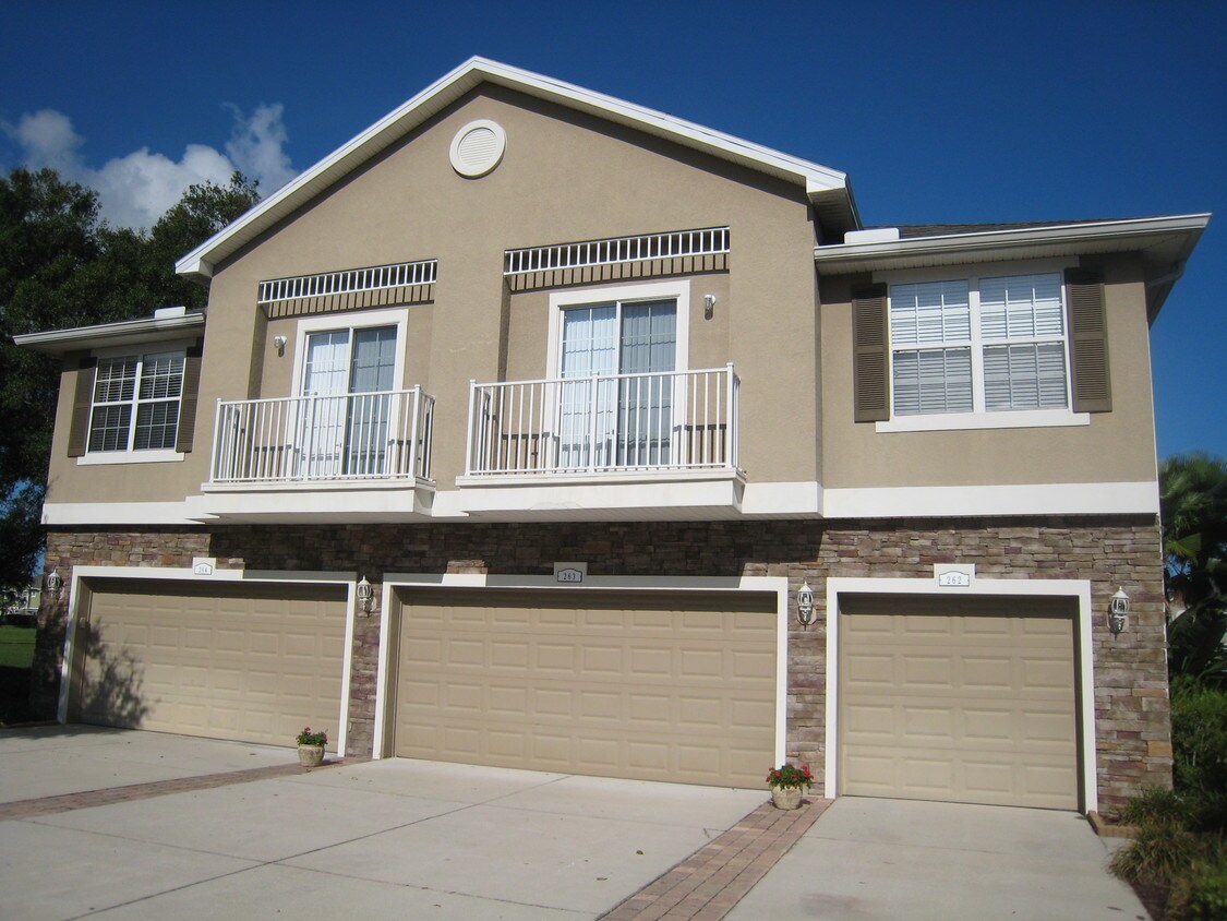 Curb view - 7001 Interbay Blvd