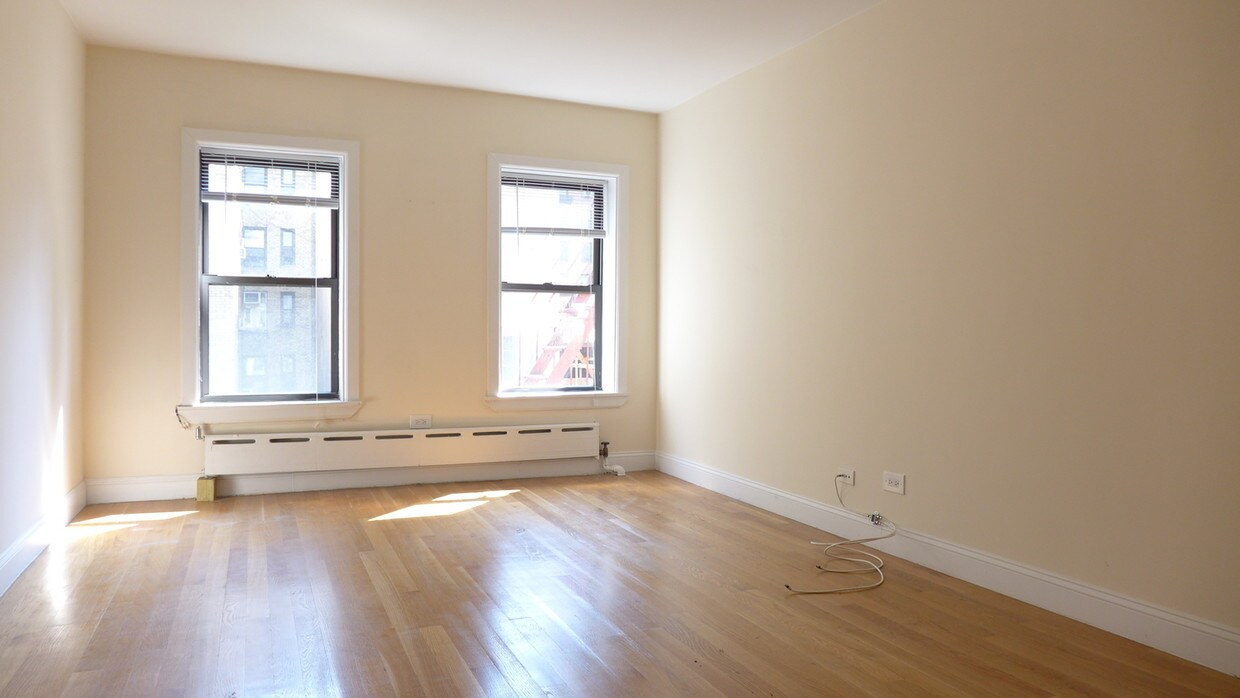 Foto principal - 330 E 54th St
