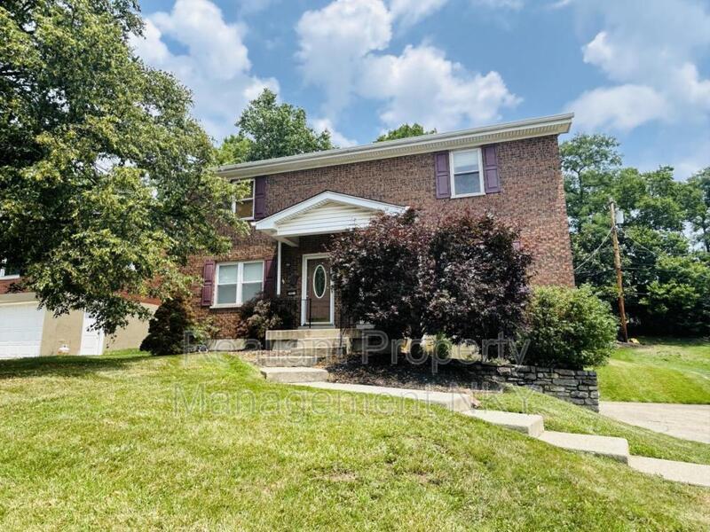 Primary Photo - 262 N Ashbrook Cir