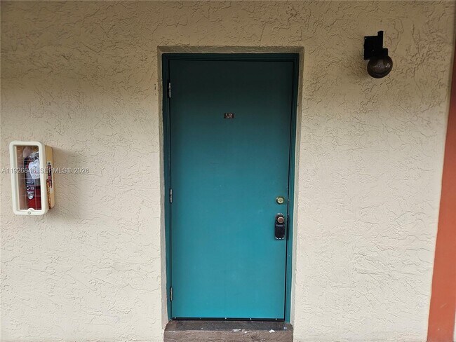 Foto del edificio - 3272 NW 102nd Terrace