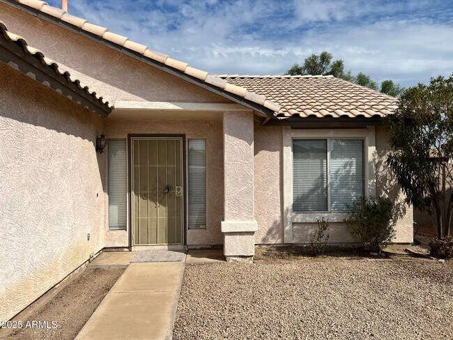 Foto del edificio - 11231 W Golden Ln