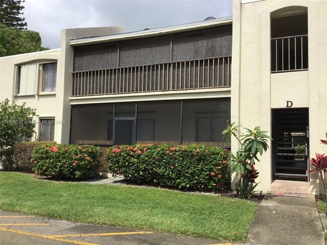 Building Photo - 150 Pineview Rd