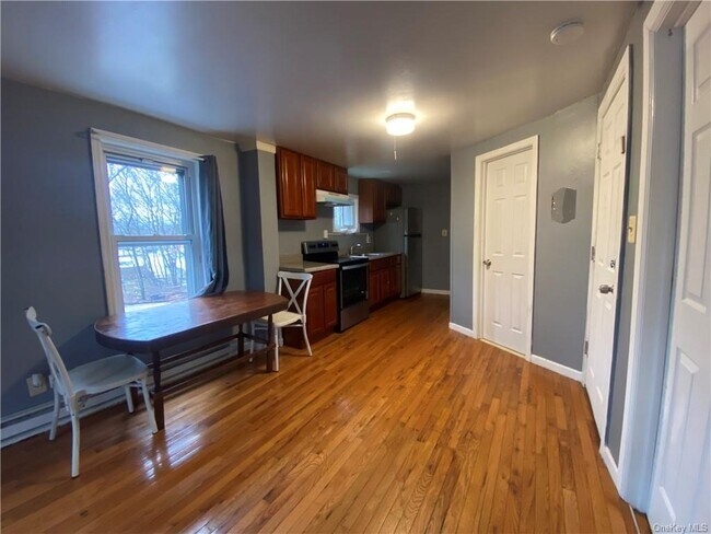 Building Photo - 24 Wood Ave