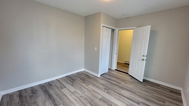 Building Photo - 296 Bradley St