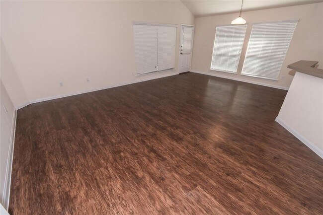 Foto del edificio - 29651 Clover Shore Dr