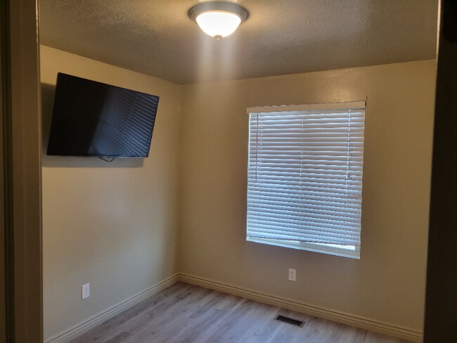 Foto del edificio - 8200 6900 W