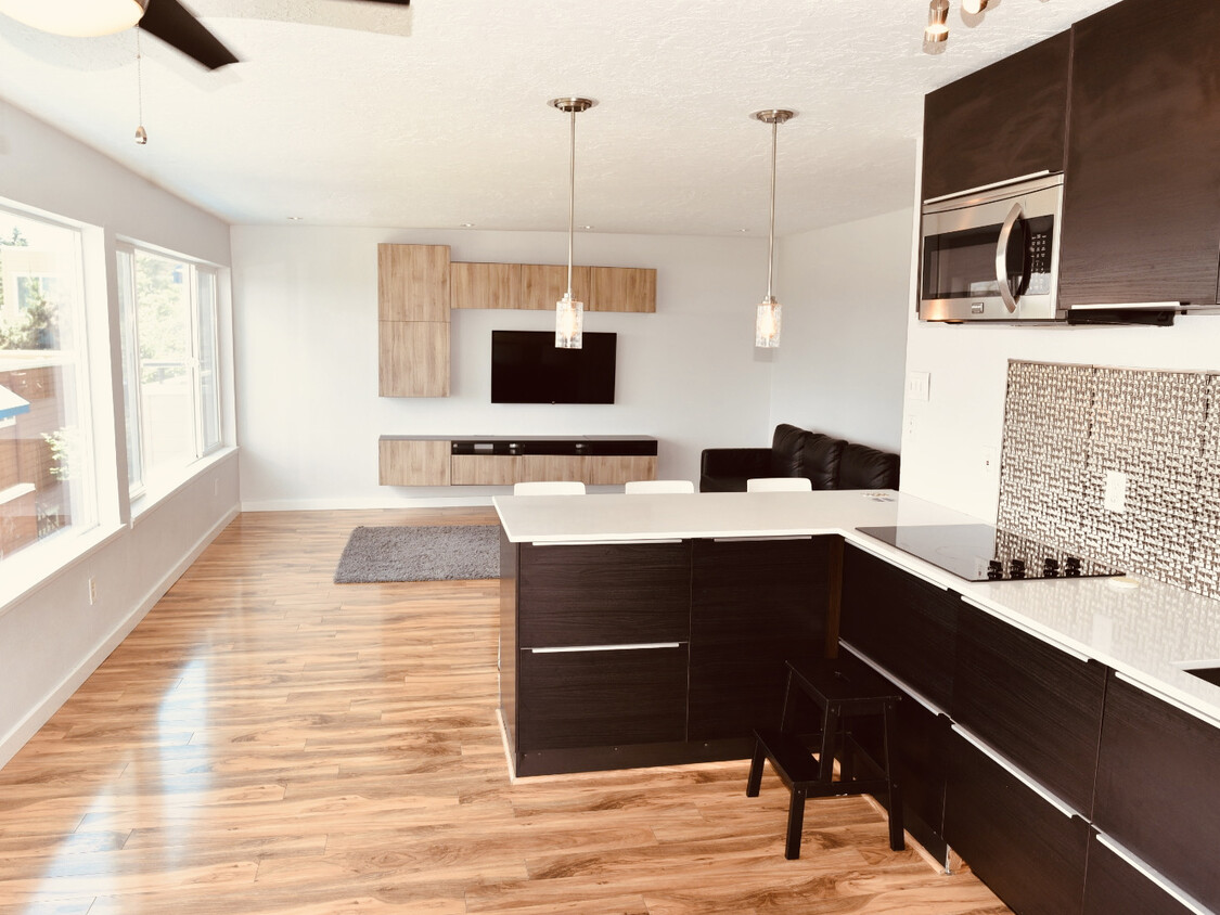 Kitchen/Open Living - 3515 SW Barbur Blvd