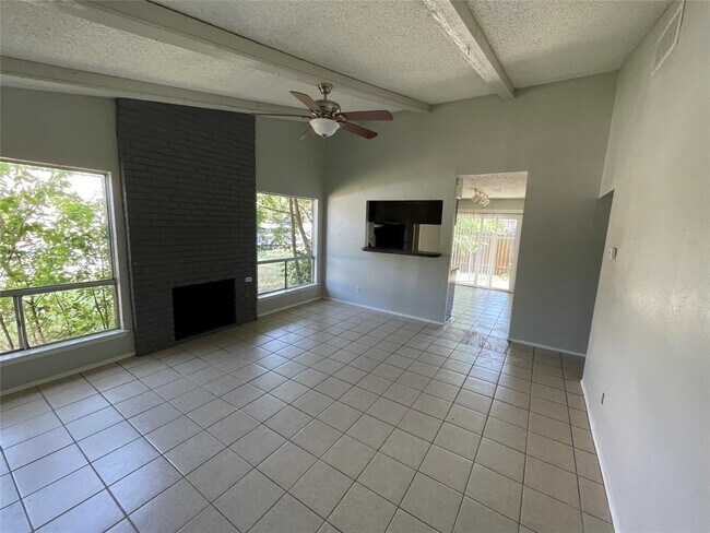 Building Photo - 10507 Golden Meadow Dr