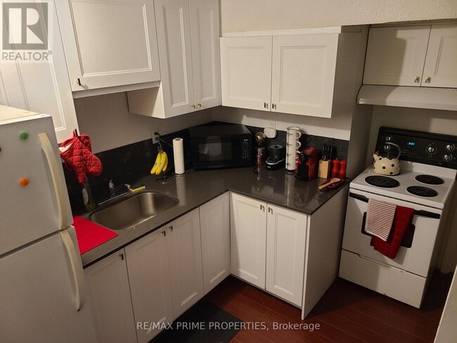 Building Photo - 1629 Marshcourt Dr