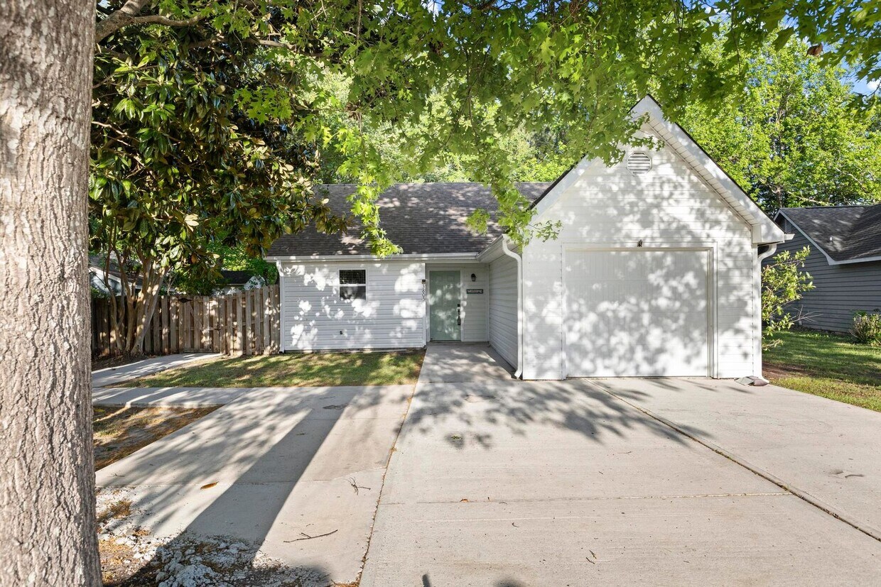Foto principal - Renovated Home For Rent!
