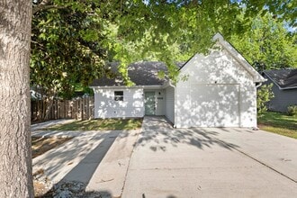 Building Photo - 3805 Fawn Creek Dr