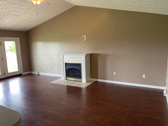 Building Photo - 1024 Heathcliff Dr