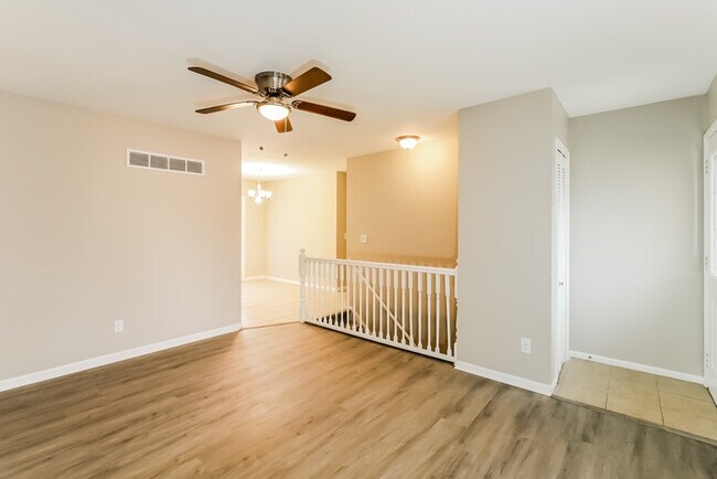 Building Photo - 5400 NE 59th Ter
