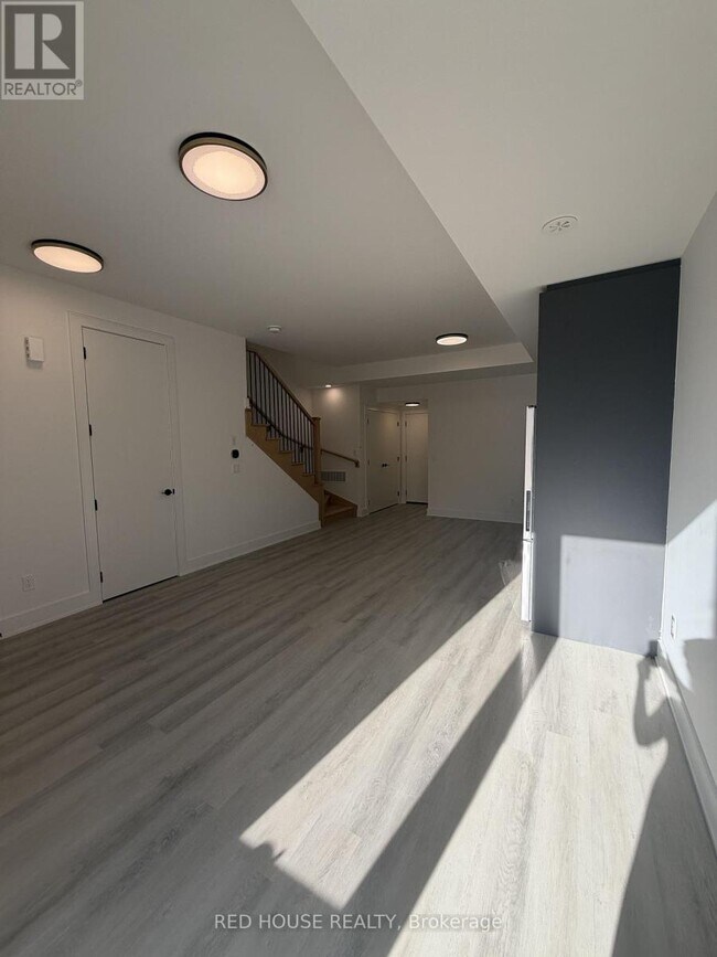 Building Photo - 234 Ellis Ave