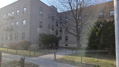 Building Photo - 144-17 79th Ave