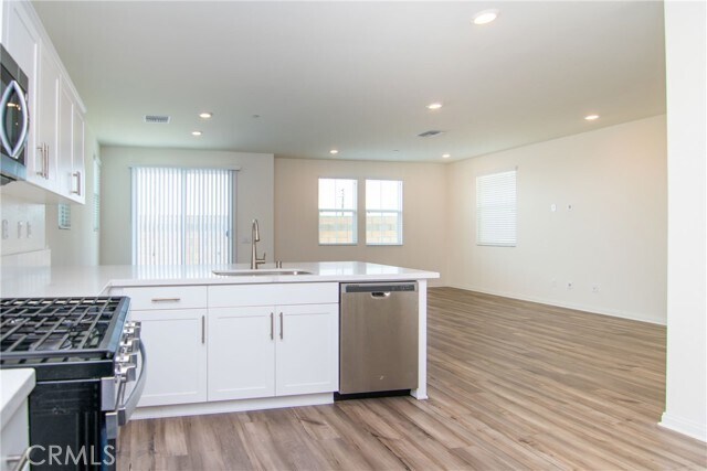 Foto del edificio - 1592 Redwoods Drive Pl