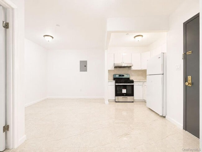 Foto del edificio - 90-17-90-56 56th Ave