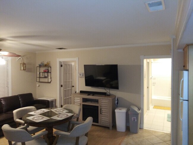 Building Photo - 217 Cordillo Pky