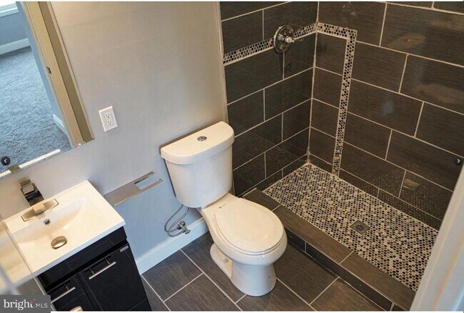 Building Photo - 3722 Woodhaven Ave