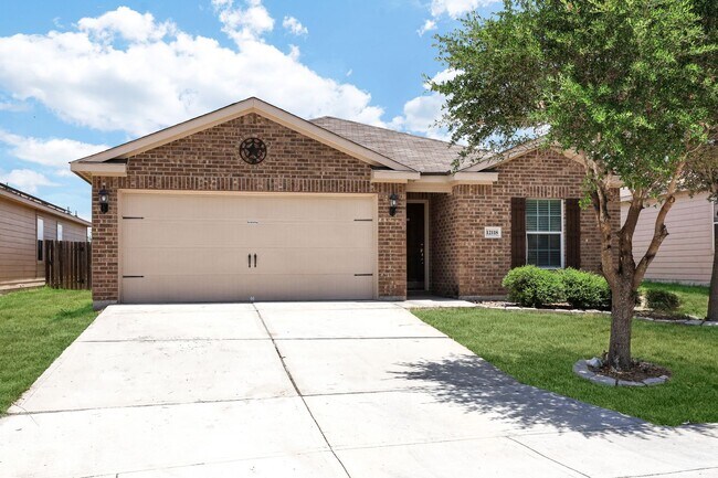 Building Photo - ***MOVE-IN SPECIAL: ONE WEEK FREE***Modern Single-Story Retreat with 3 Bedrooms, Open Layout, and...