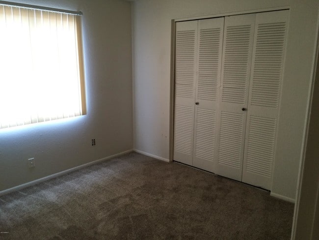 Building Photo - 3807 E Hillery Dr