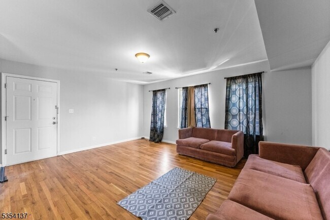 Foto del edificio - 448 S 13th St