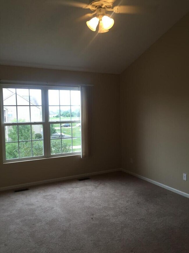 Building Photo - 567 Stonegate Dr