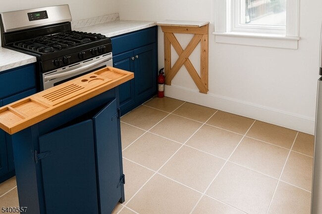 Building Photo - 14 Norwood Ave