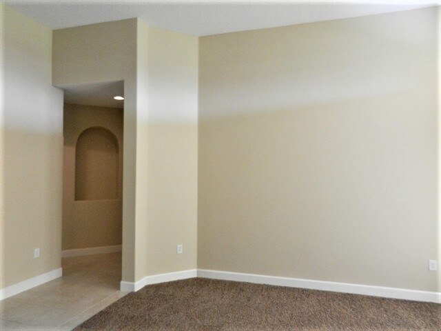 Foto del edificio - 1034 Spinning Wheel Drive