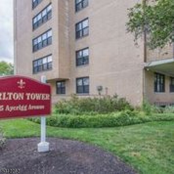 Building Photo - 285 Aycrigg Ave