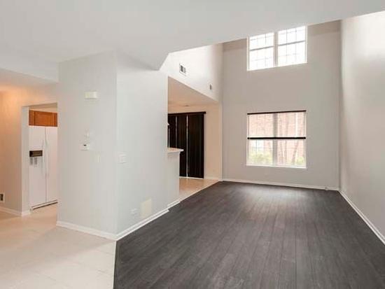 Foto del edificio - 887 Bromley Pl