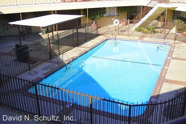 Building Photo - 1170 Huntington Dr