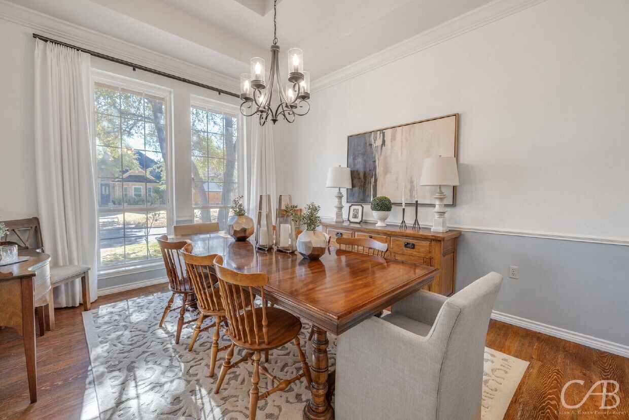 Foto principal - For Lease