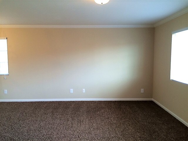 Building Photo - 107 Oak Knoll Dr