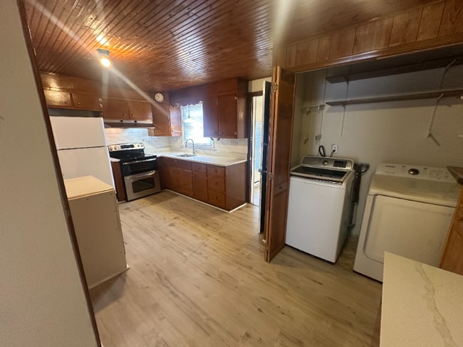 Building Photo - 5388 Chapmans Rd